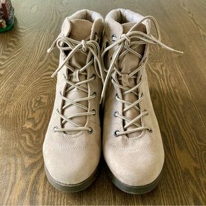 St. John's Bay Women’s Yumma Lace Up Boots Size 9.5